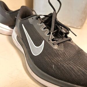 Nike Black and White Athletic Shoes with Breathable Fabric